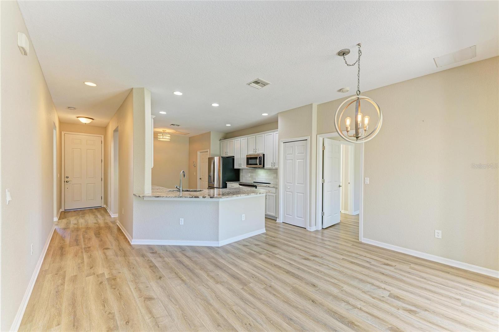 350 RIVER ENCLAVE COURT