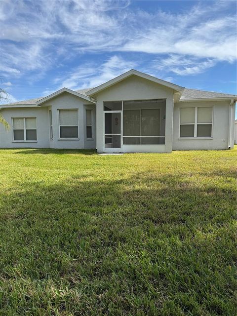 A home in LAKELAND