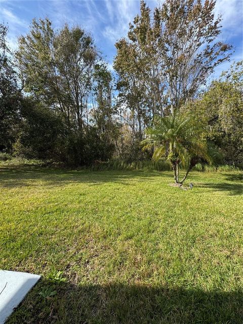 A home in LAKELAND