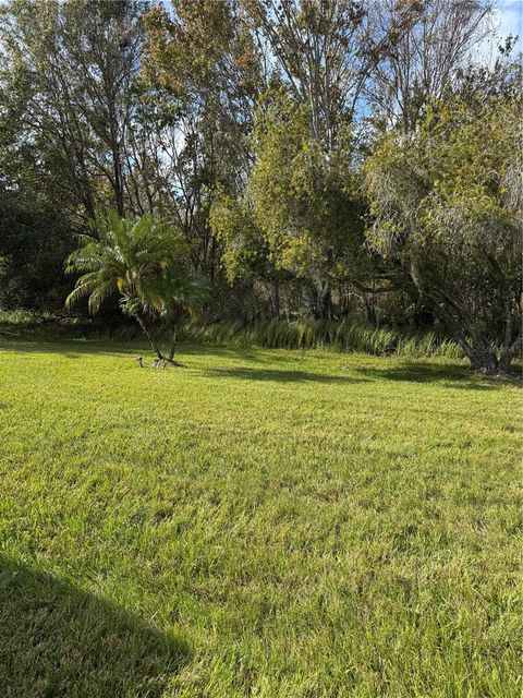 A home in LAKELAND