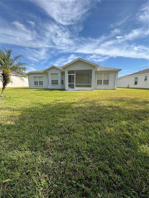 A home in LAKELAND