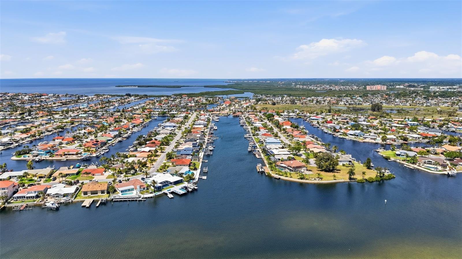 FLOR A MAR - Residential