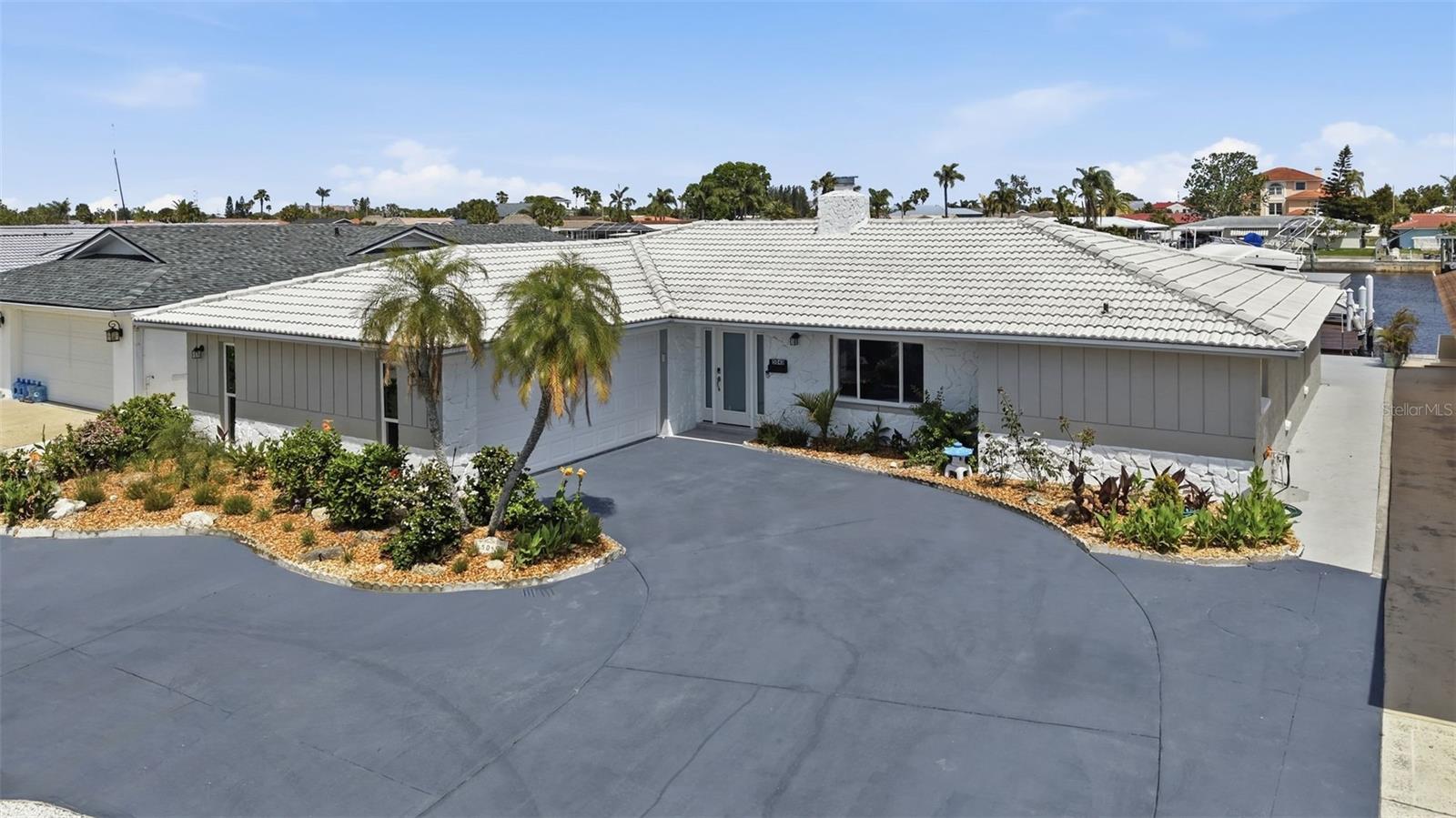 FLOR A MAR - Residential