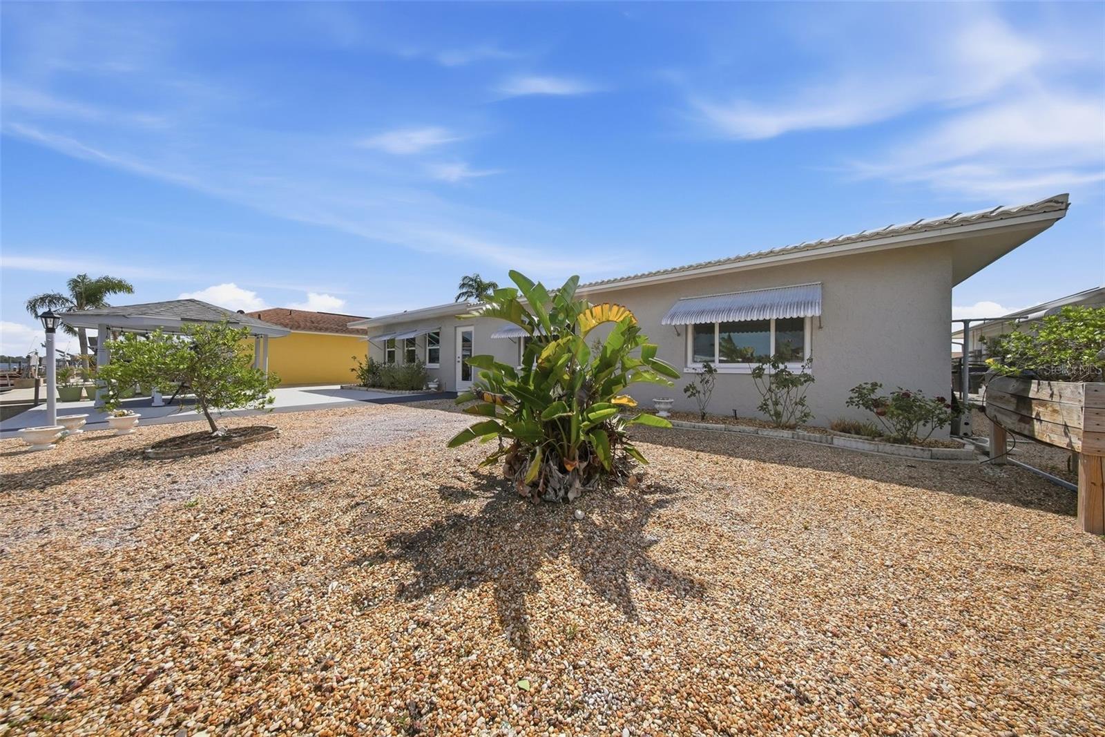 FLOR A MAR - Residential