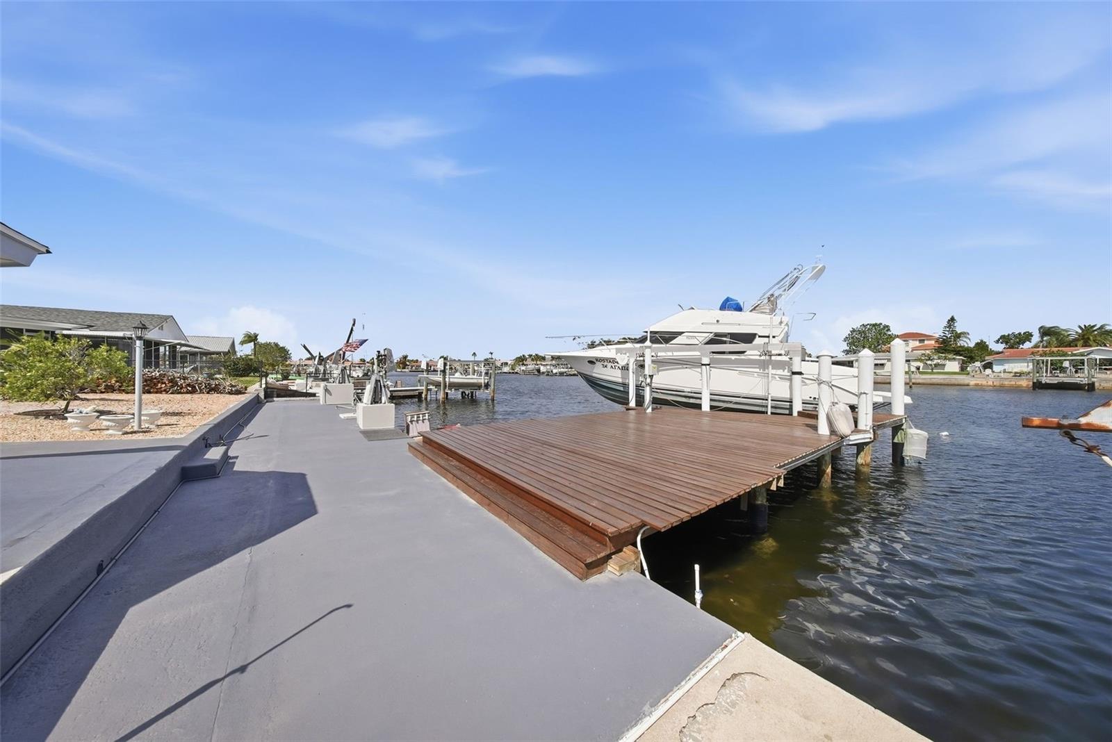 FLOR A MAR - Residential