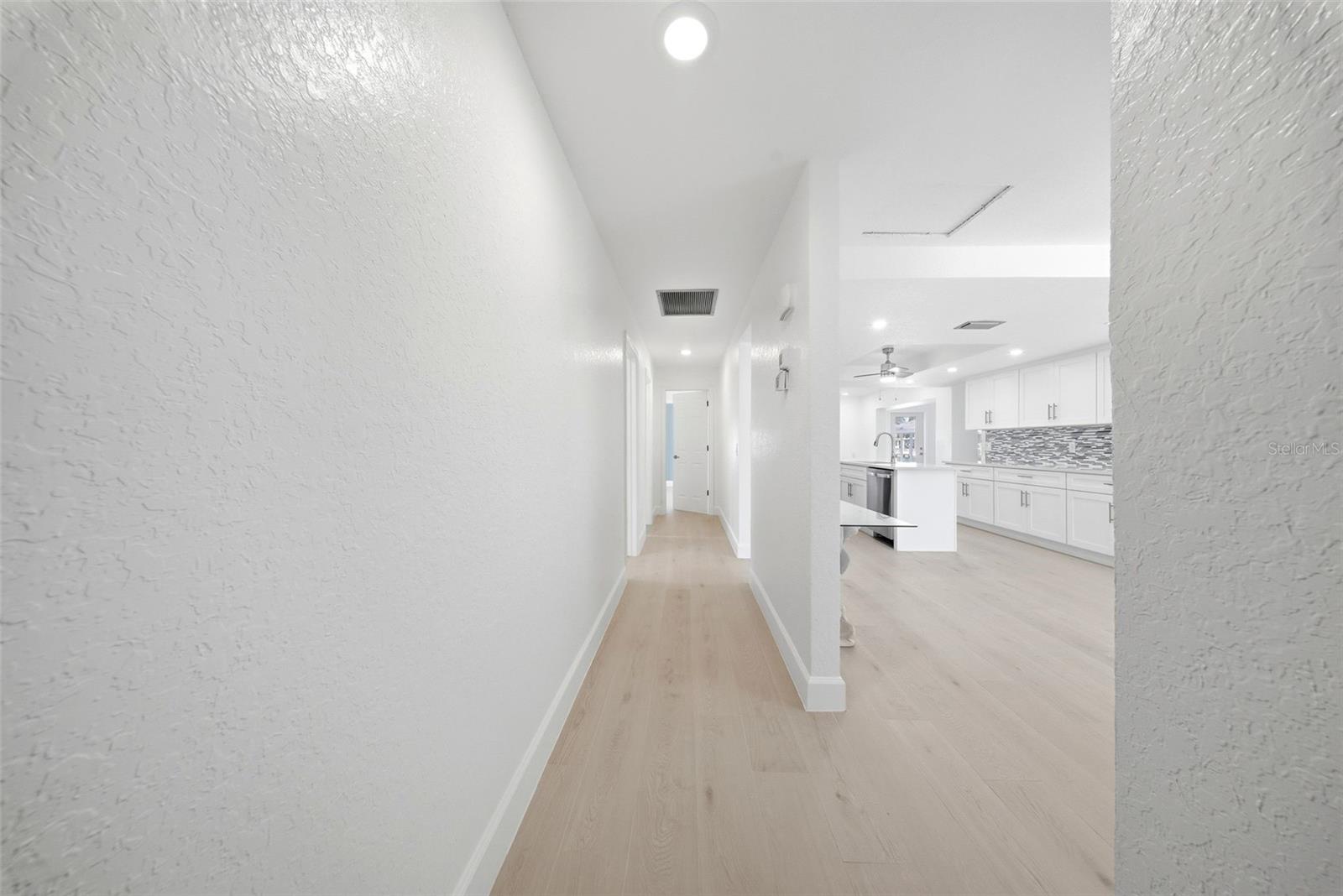 FLOR A MAR - Residential