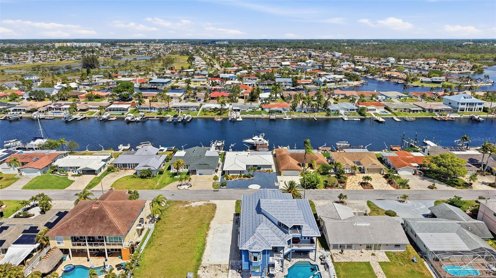 FLOR A MAR - Residential