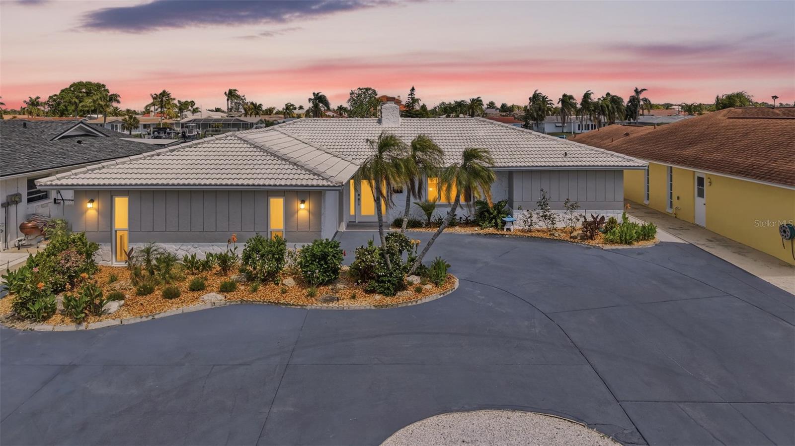 FLOR A MAR - Residential