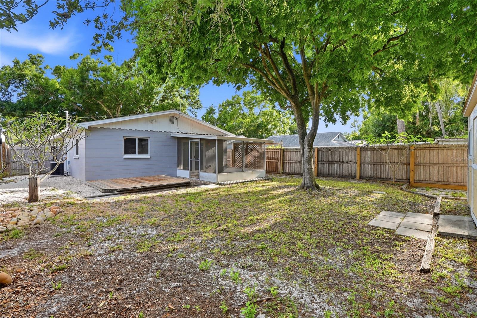 CRESTMONT - Residential