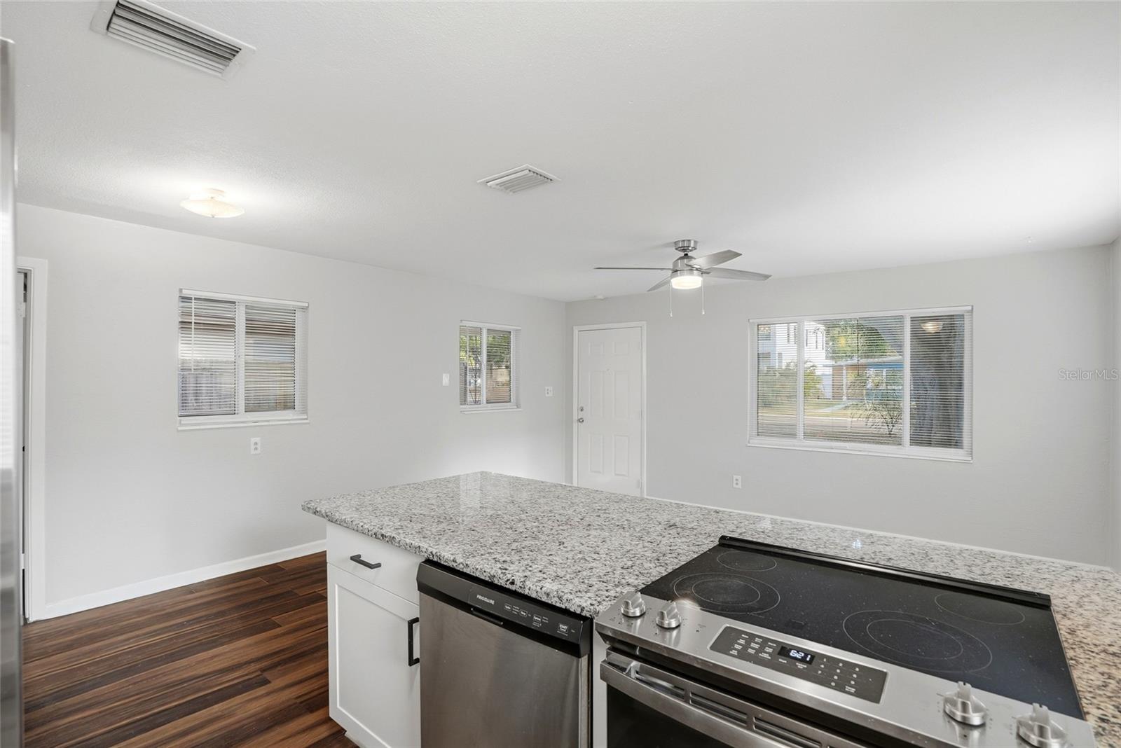 CRESTMONT - Residential