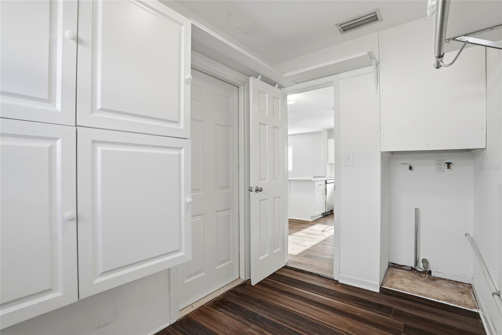 CRESTMONT - Residential