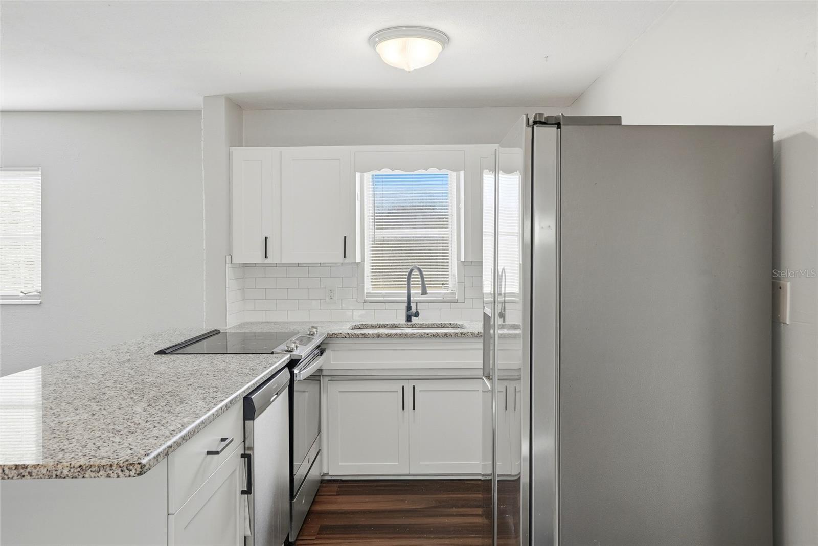 CRESTMONT - Residential