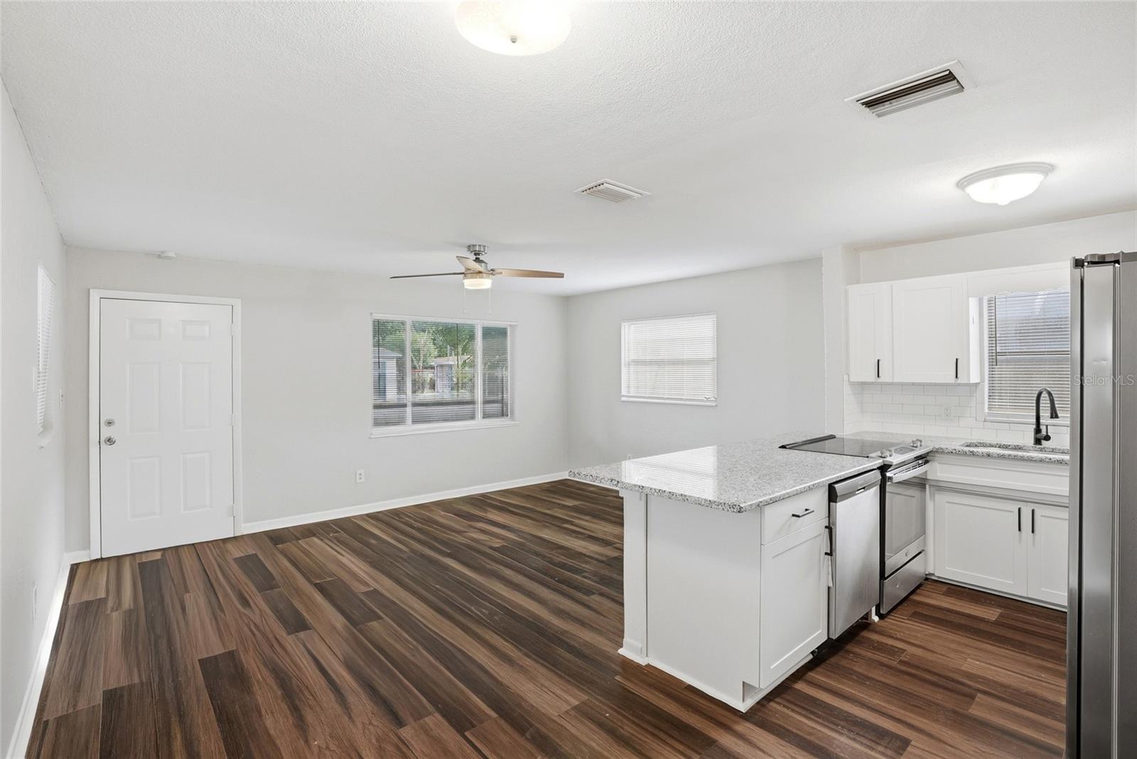 CRESTMONT - Residential