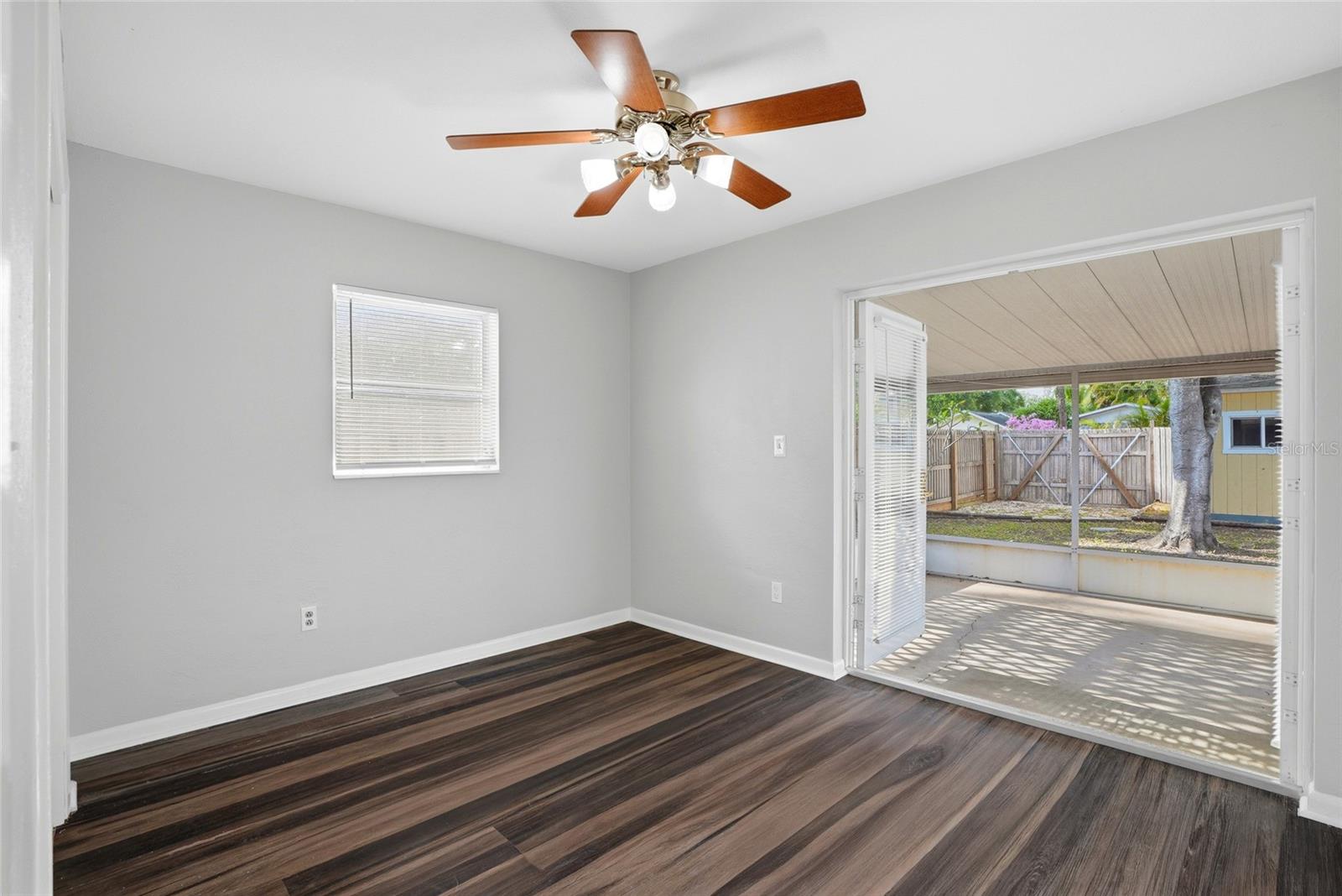 CRESTMONT - Residential