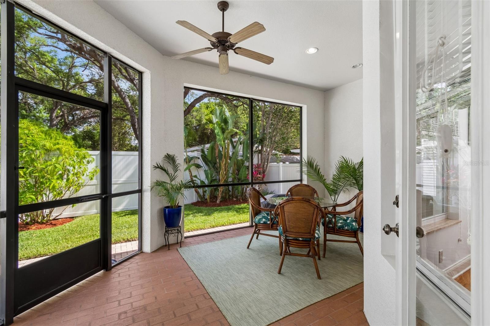 OAKELLARS - Residential