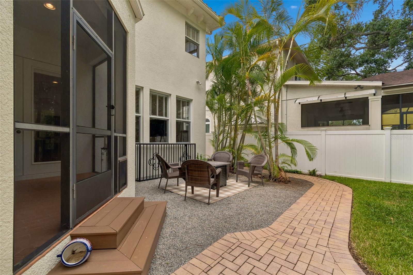 OAKELLARS - Residential