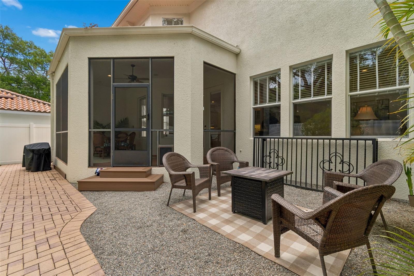 OAKELLARS - Residential