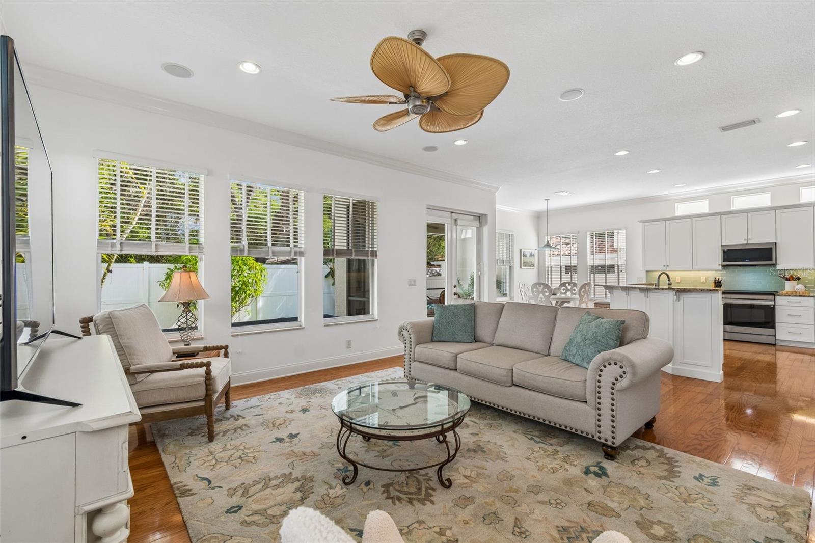 3303 W FIELDER STREET