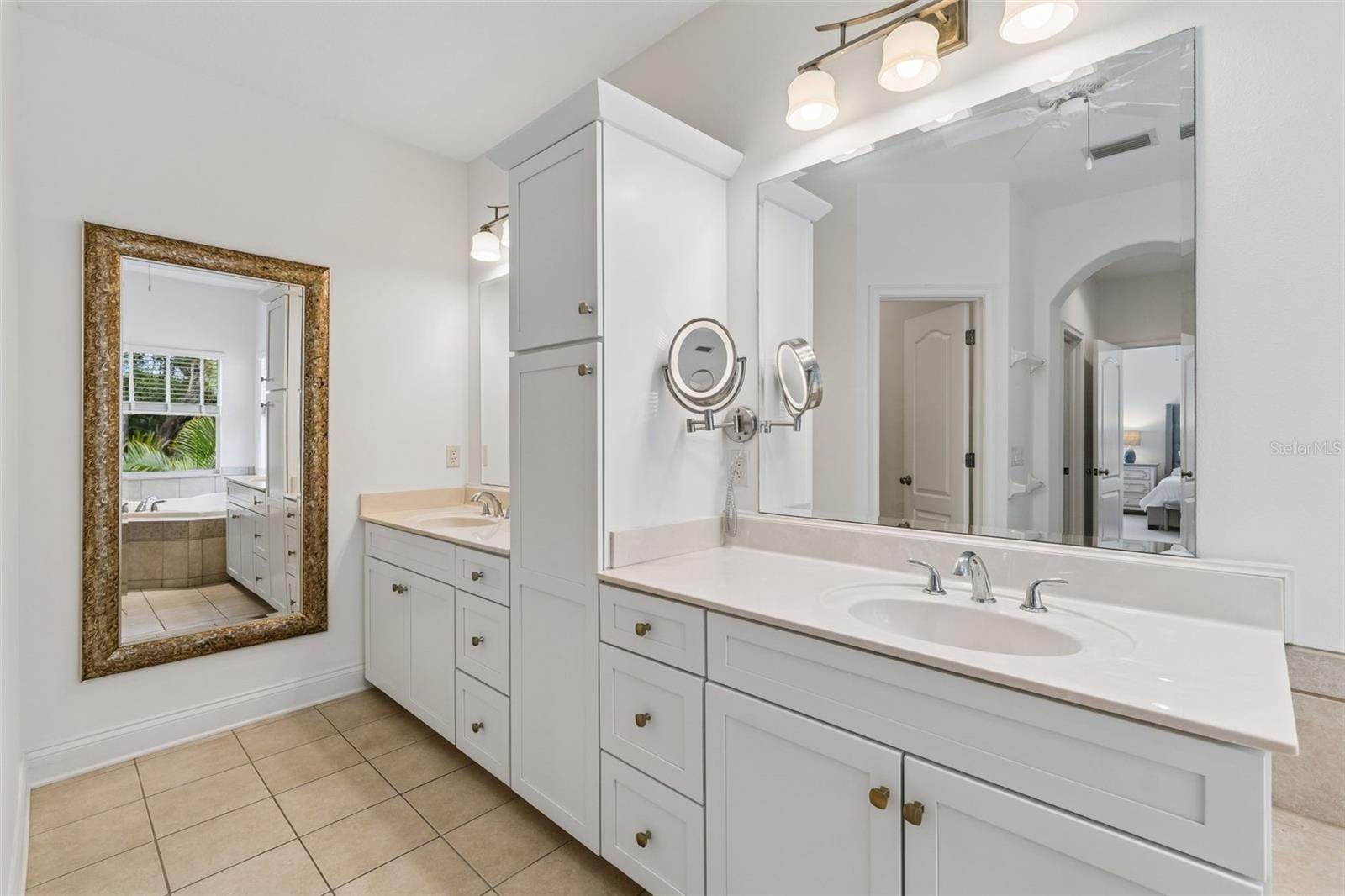 OAKELLARS - Residential