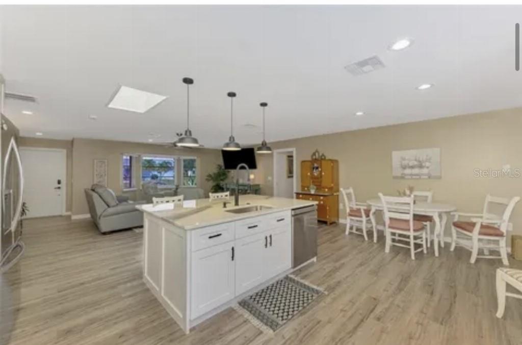 MAY TERRACE - Residential