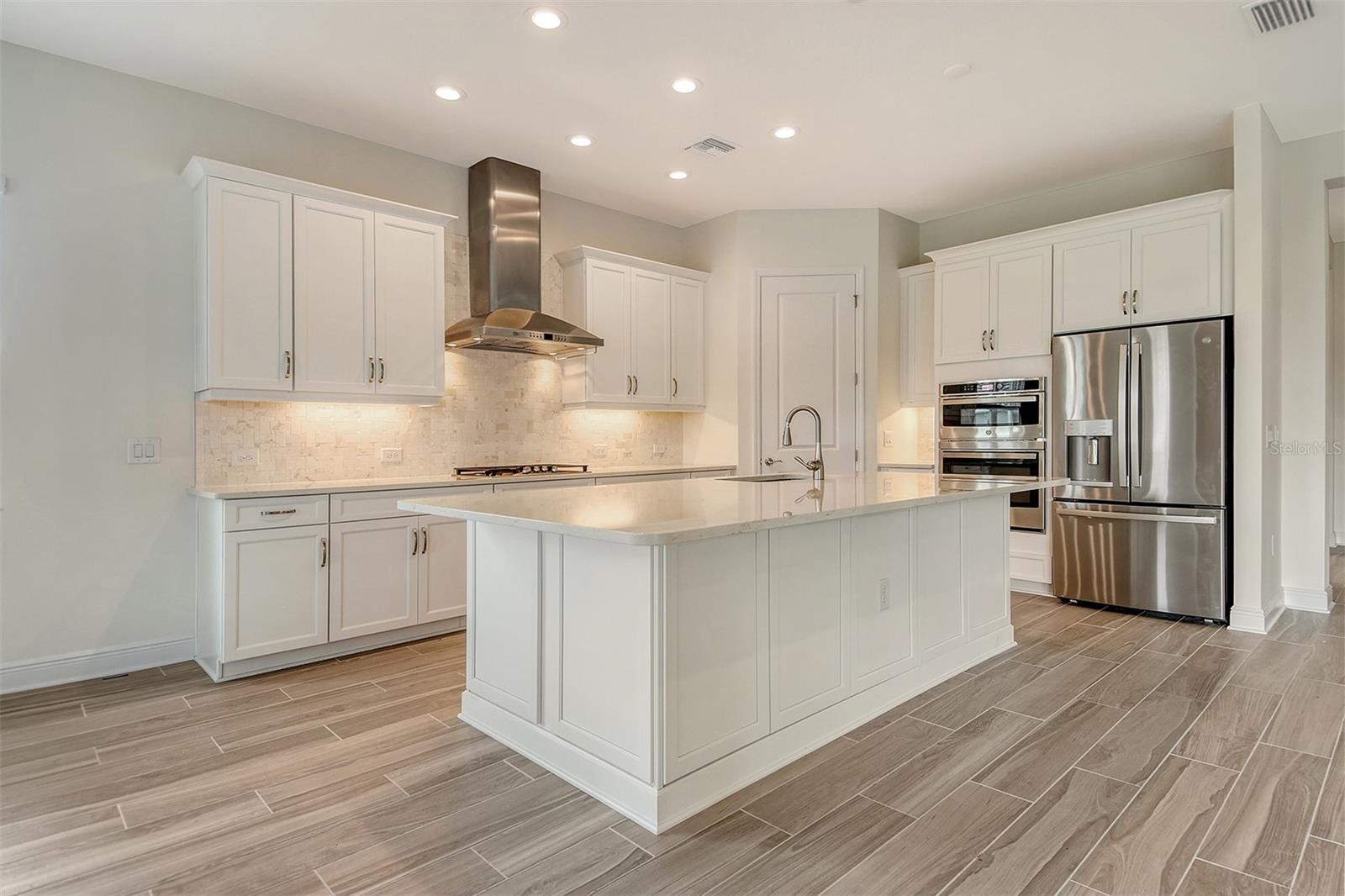 AVELINA WELLEN PARK VILLAGE F-2 - Residential