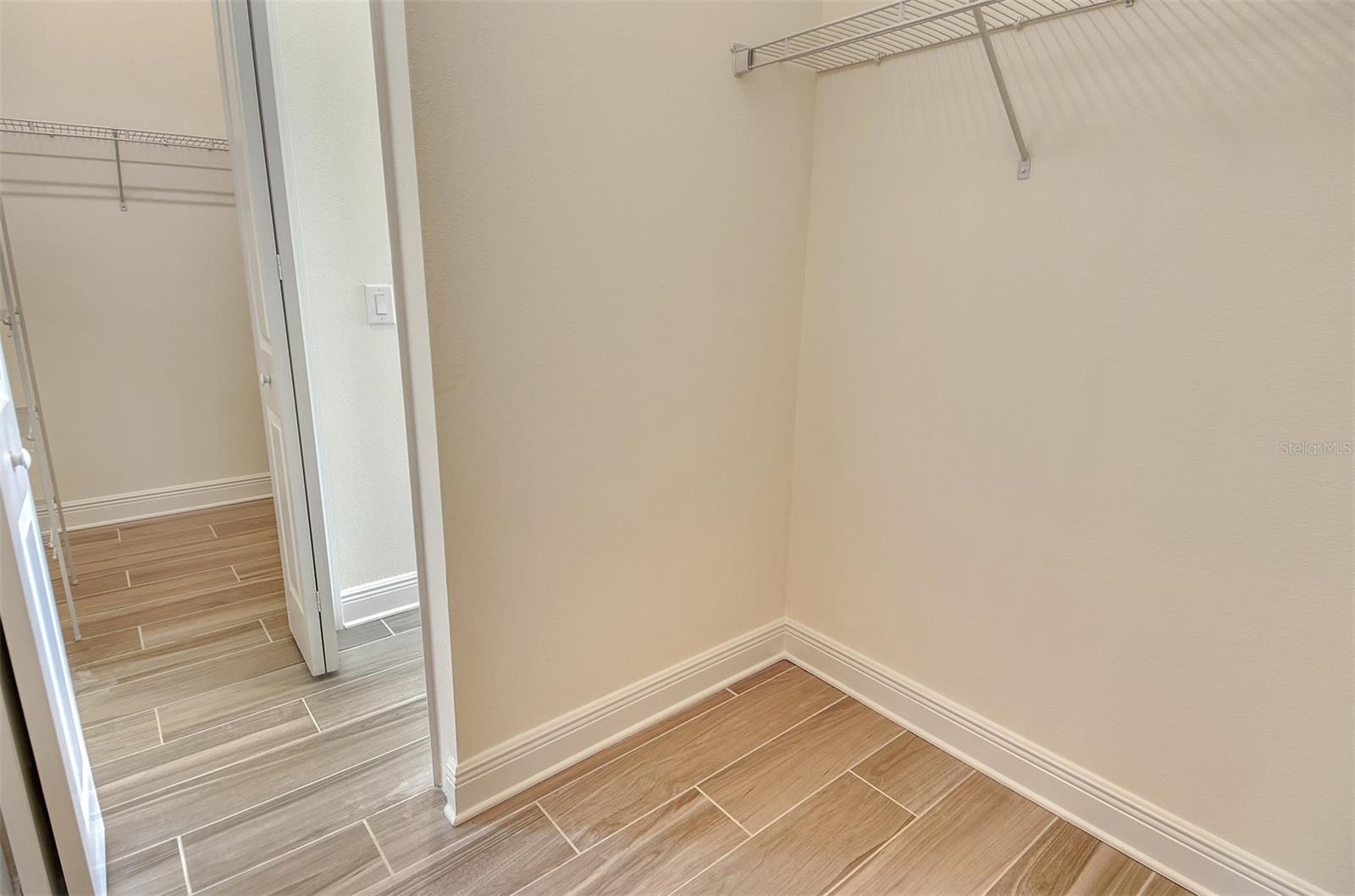 AVELINA WELLEN PARK VILLAGE F-2 - Residential