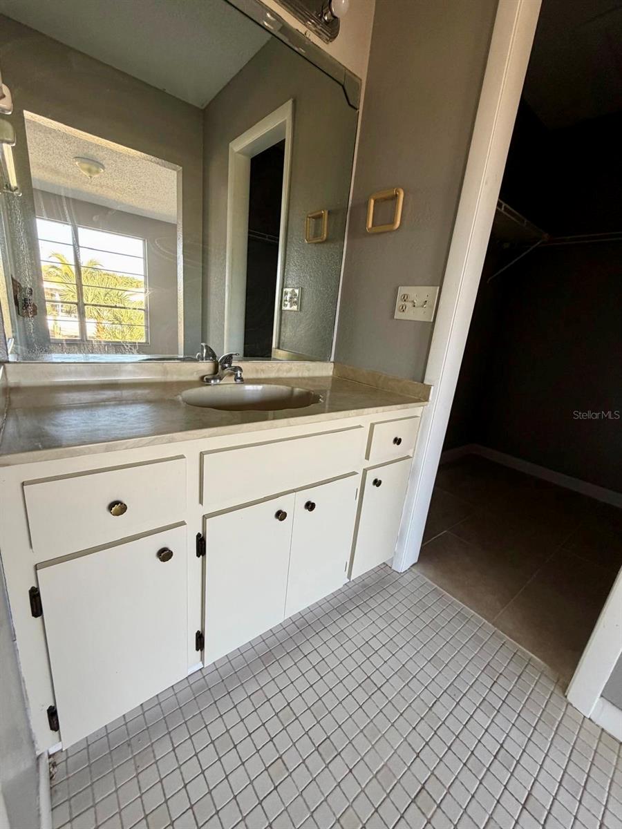 WYCHEWOOD SHORES - Residential Income