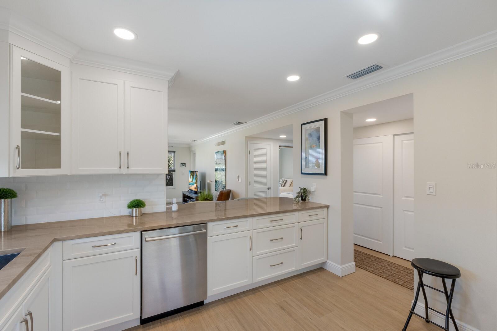 LONGBOAT HARBOUR - Residential