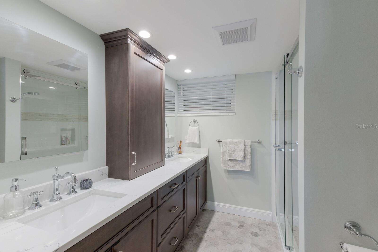 LONGBOAT HARBOUR - Residential