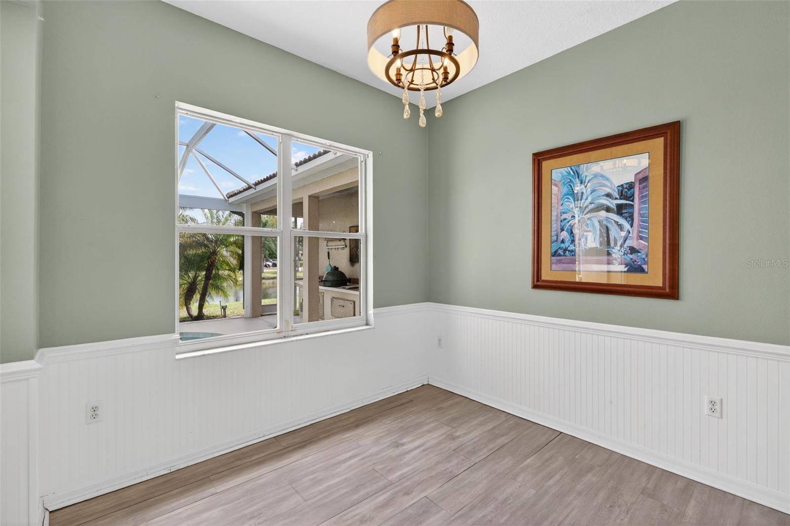 MCINTOSH LAKE - Residential