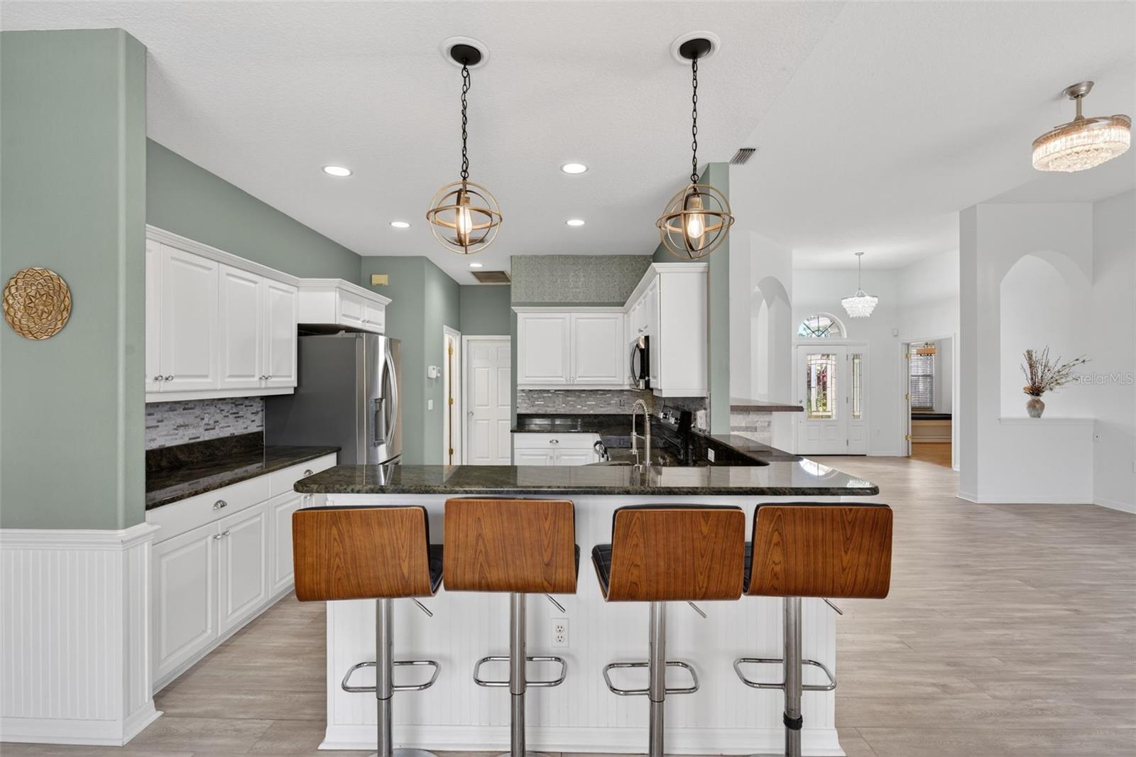 MCINTOSH LAKE - Residential