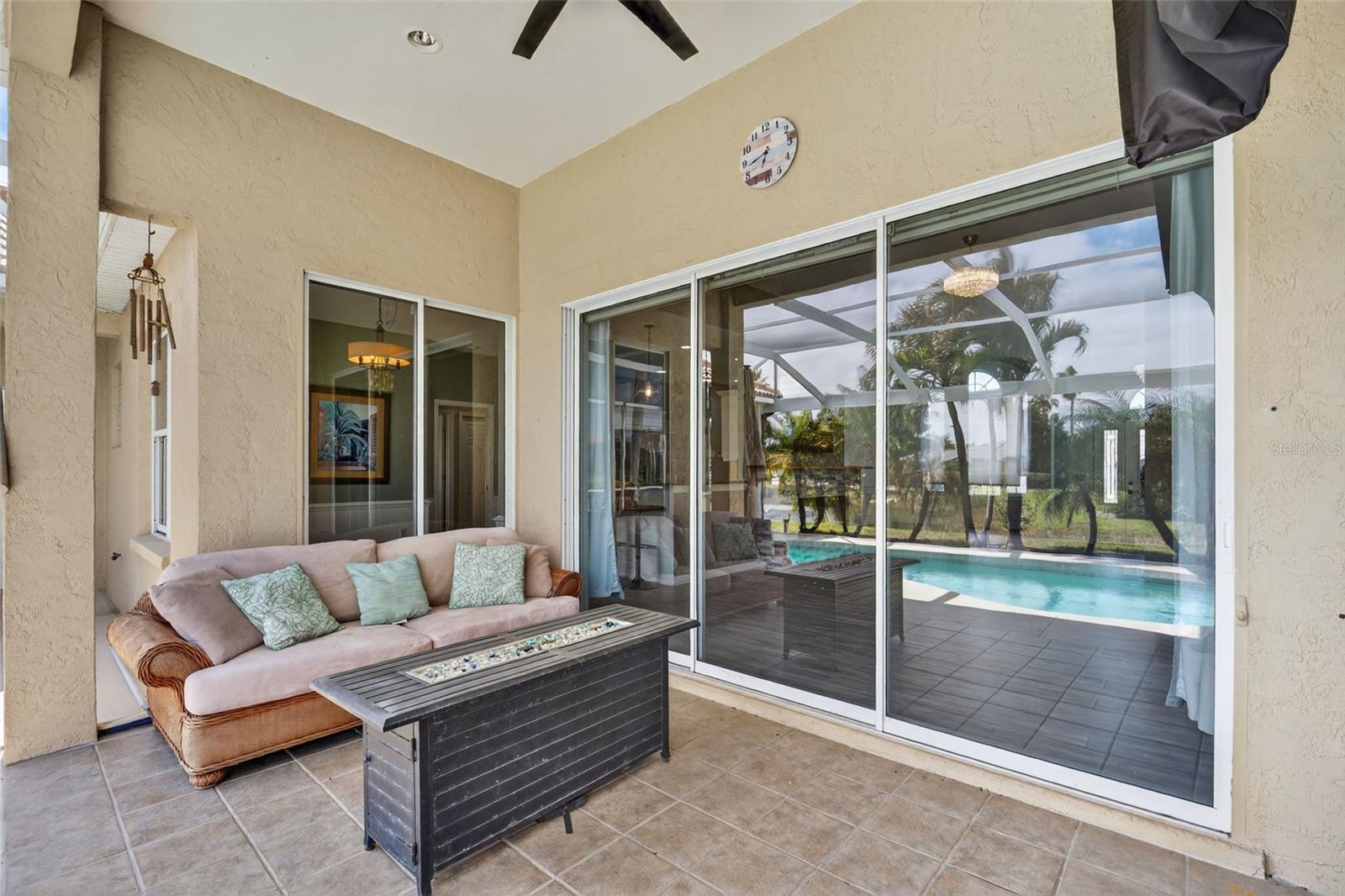 MCINTOSH LAKE - Residential