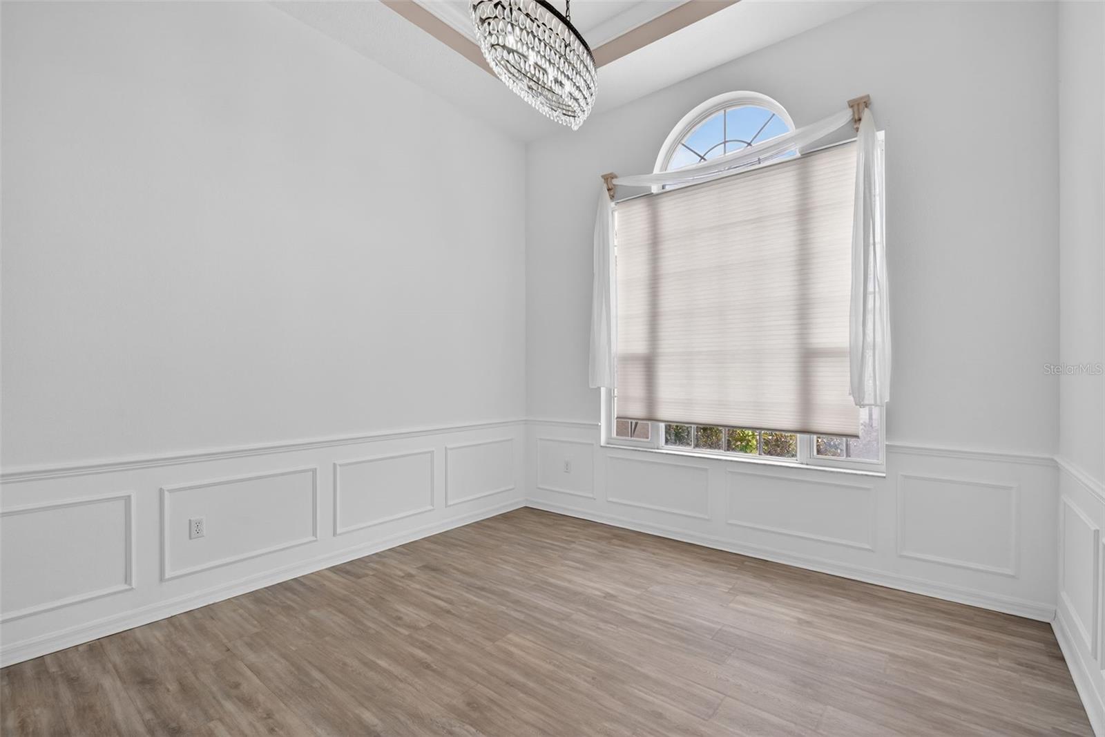 MCINTOSH LAKE - Residential