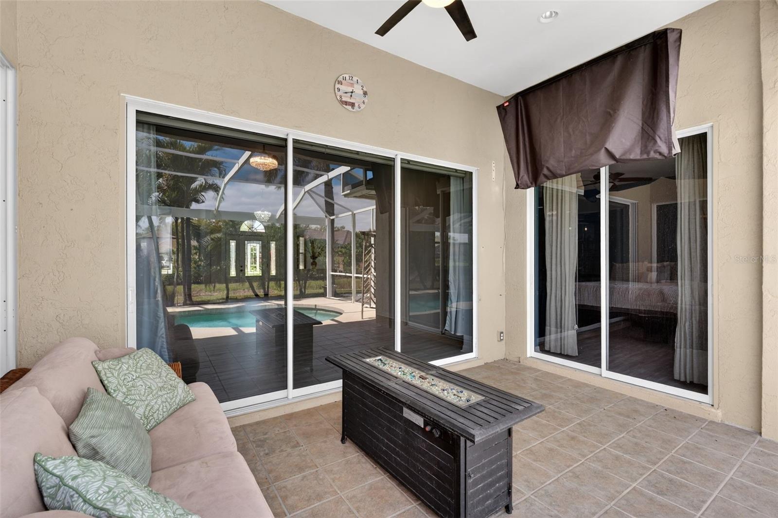 MCINTOSH LAKE - Residential