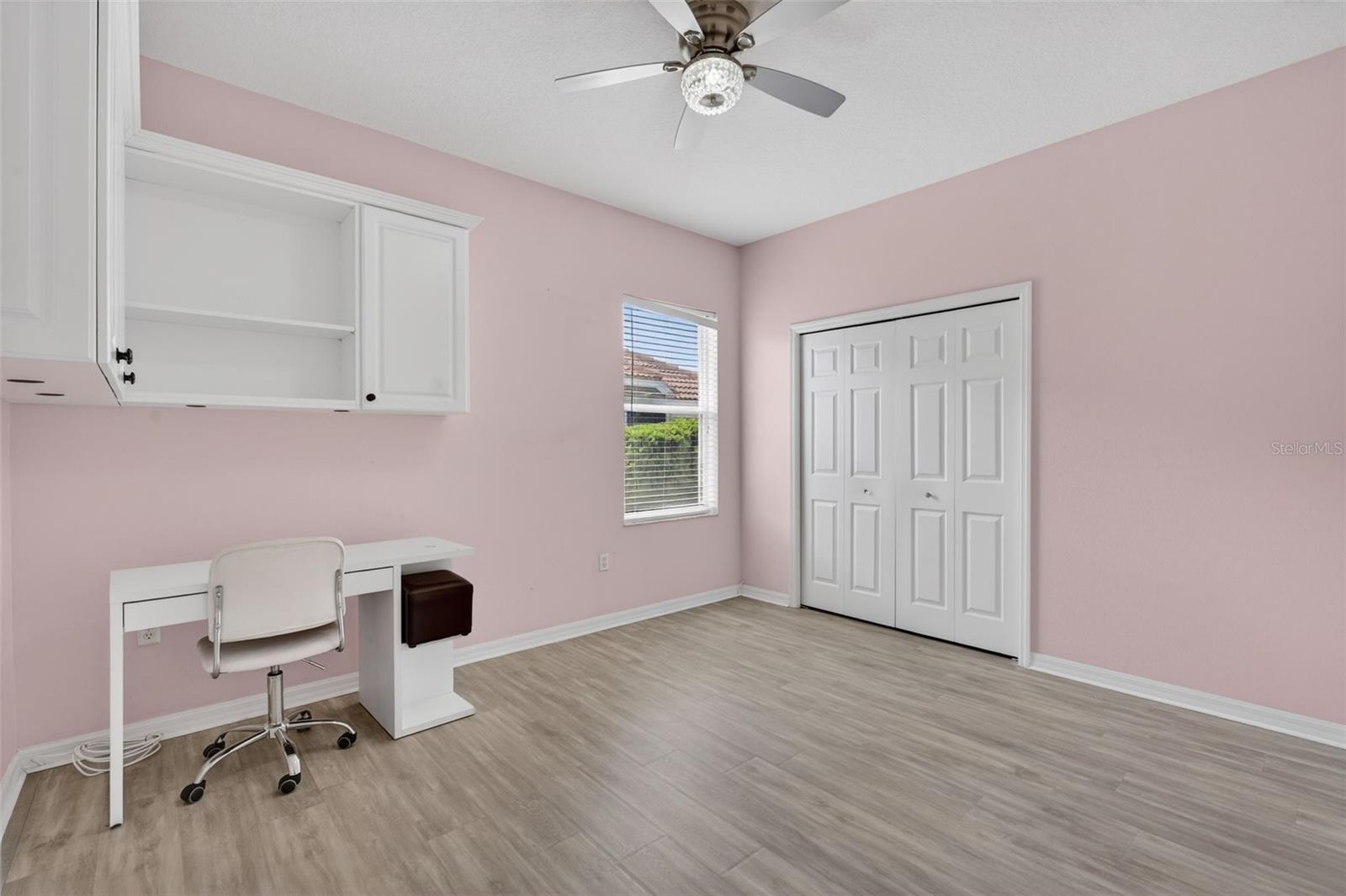 MCINTOSH LAKE - Residential