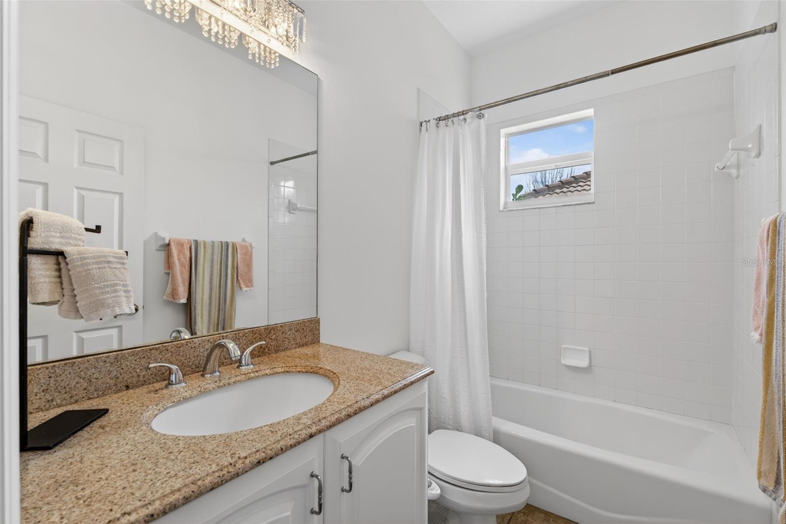 MCINTOSH LAKE - Residential