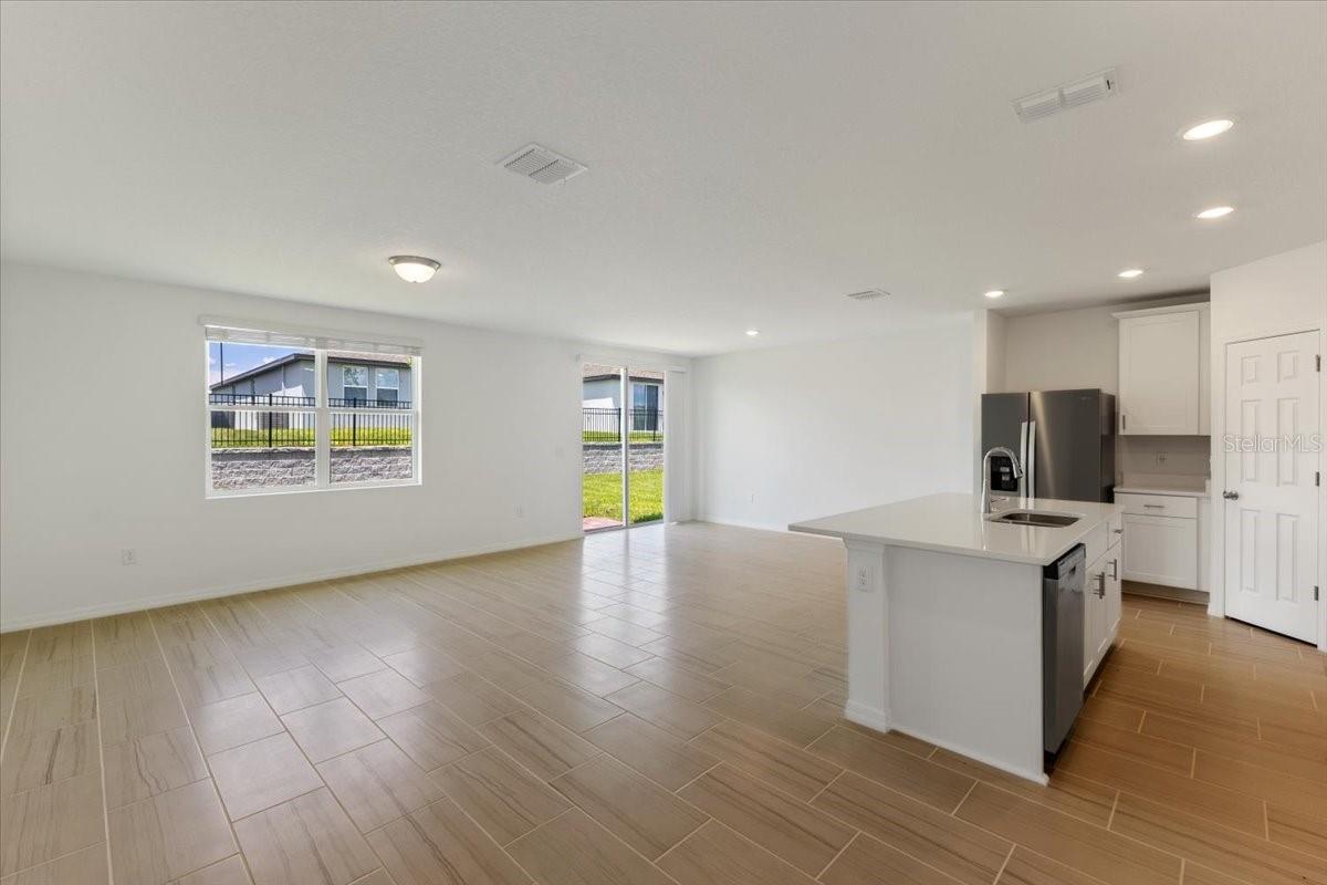 Photo 12 of 25 of 1154 FORESHORE LANE house