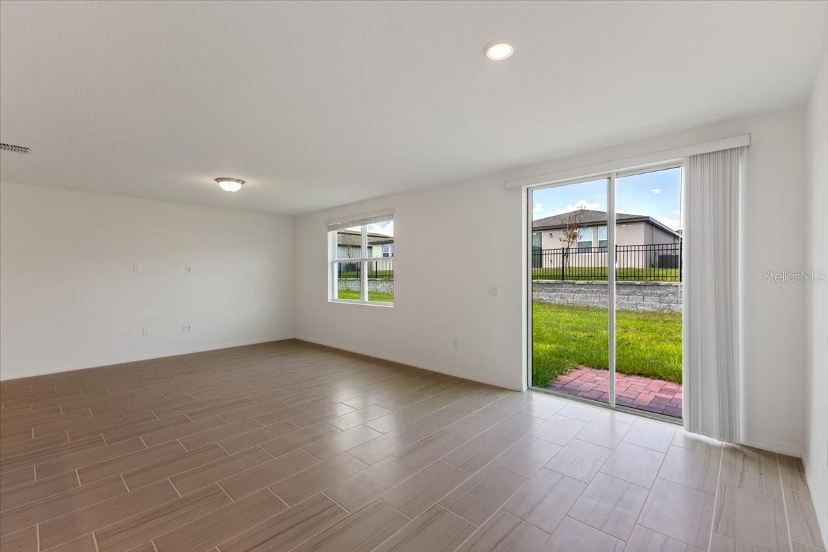 Photo 9 of 25 of 1154 FORESHORE LANE house