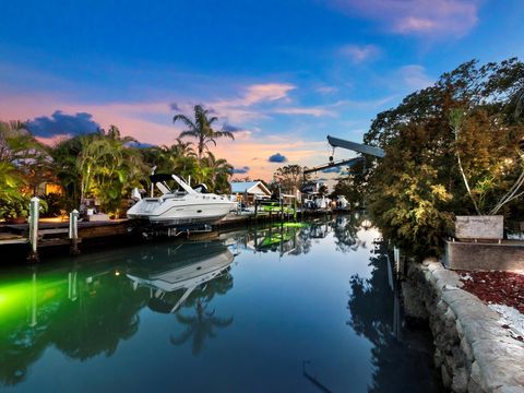 A home in LONGBOAT KEY