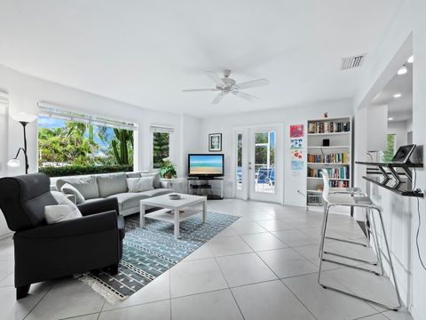 A home in LONGBOAT KEY