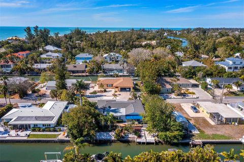 A home in LONGBOAT KEY