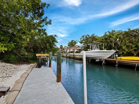 A home in LONGBOAT KEY