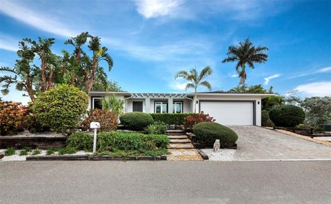 A home in LONGBOAT KEY