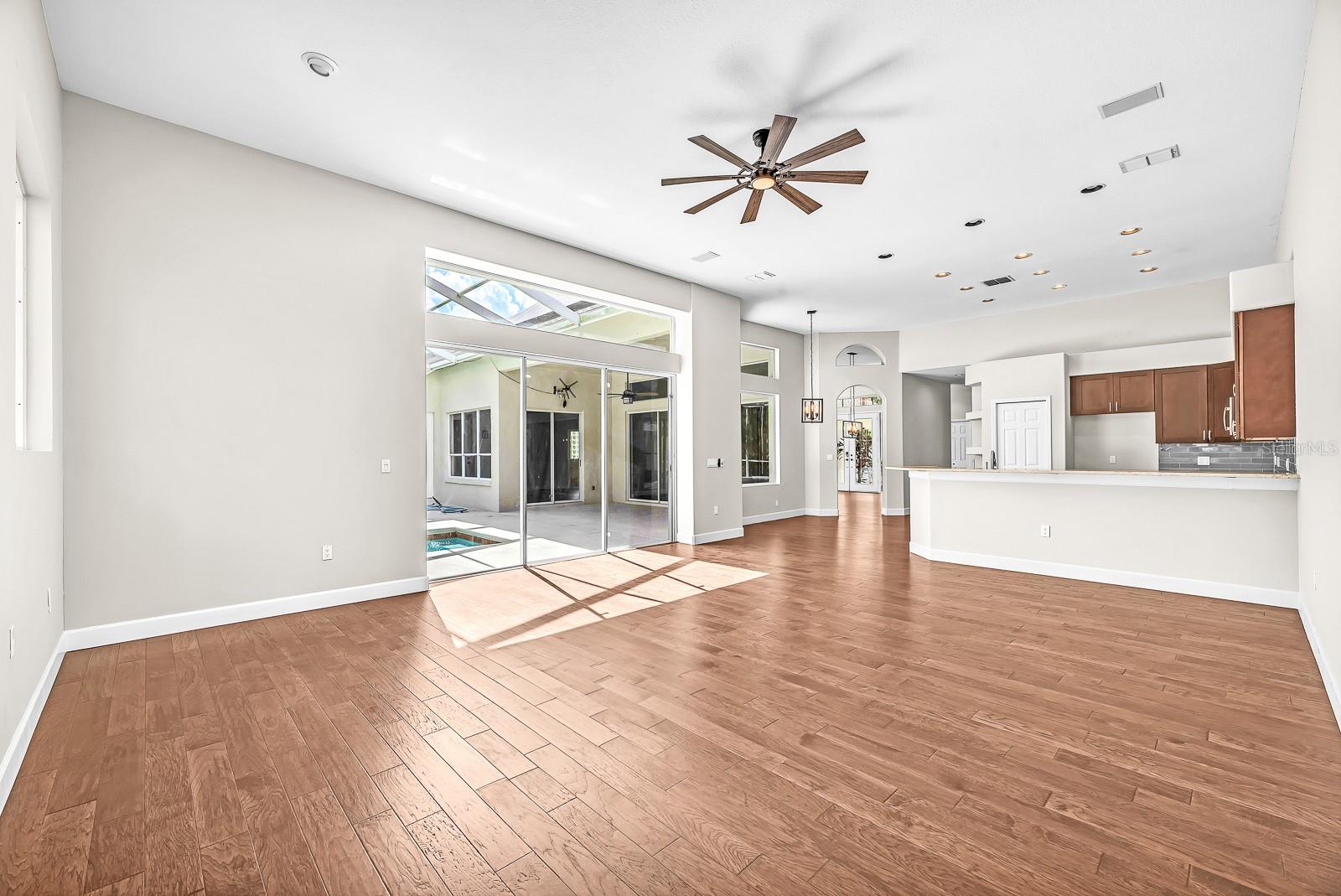 RIVER HILLS COUNTRY CLUB PARCE - Residential