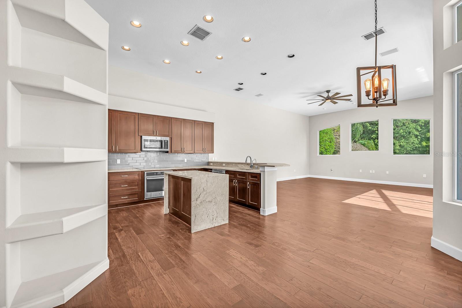 RIVER HILLS COUNTRY CLUB PARCE - Residential