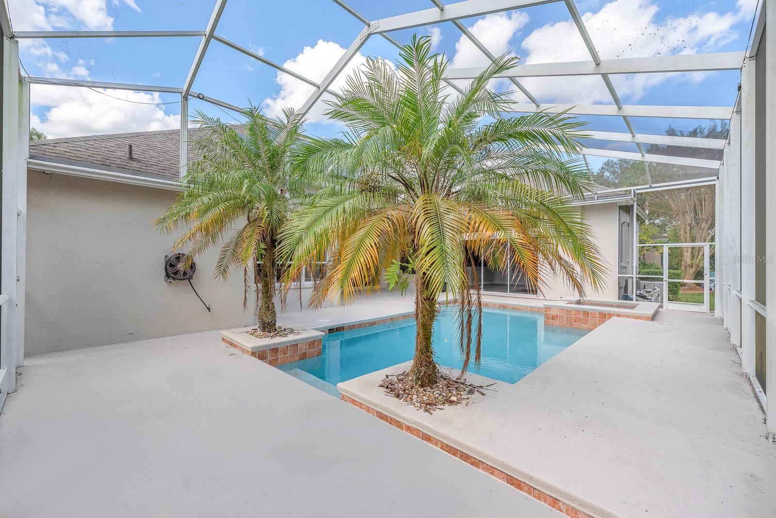 RIVER HILLS COUNTRY CLUB PARCE - Residential