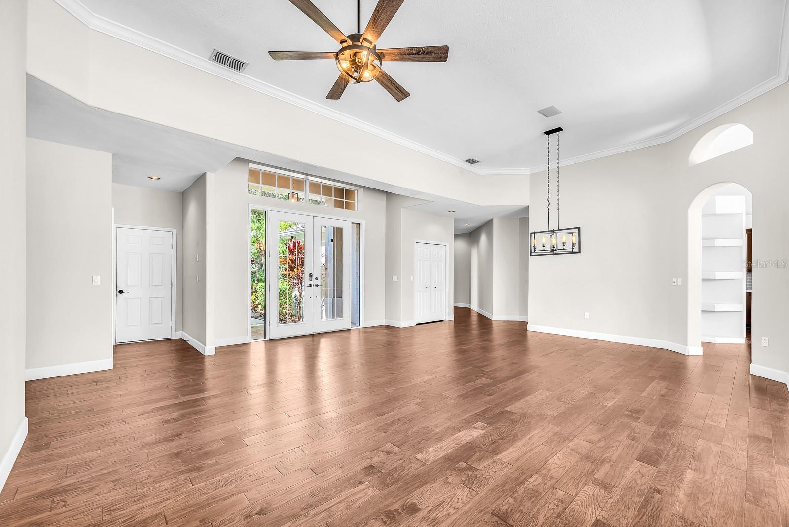 RIVER HILLS COUNTRY CLUB PARCE - Residential