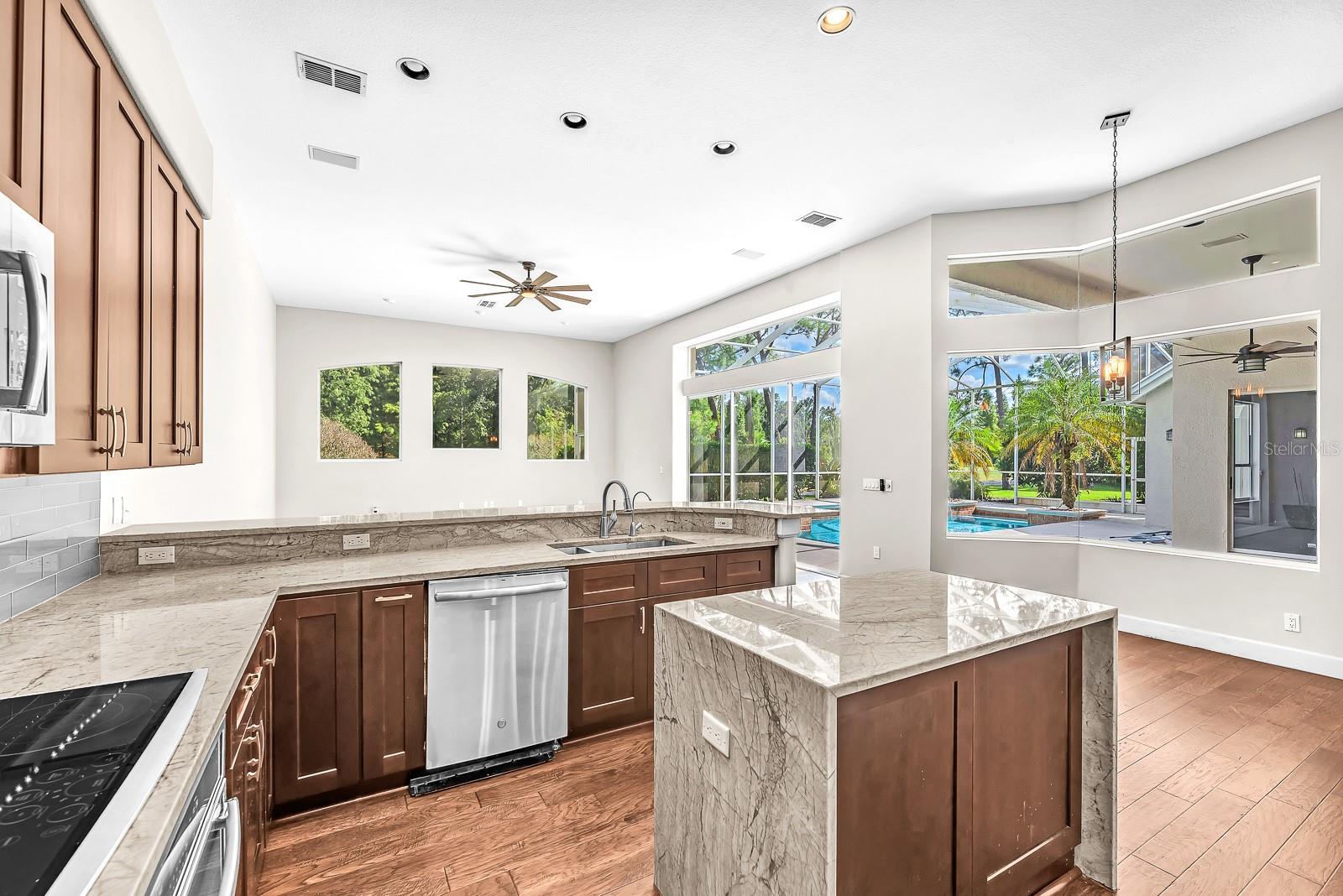 RIVER HILLS COUNTRY CLUB PARCE - Residential