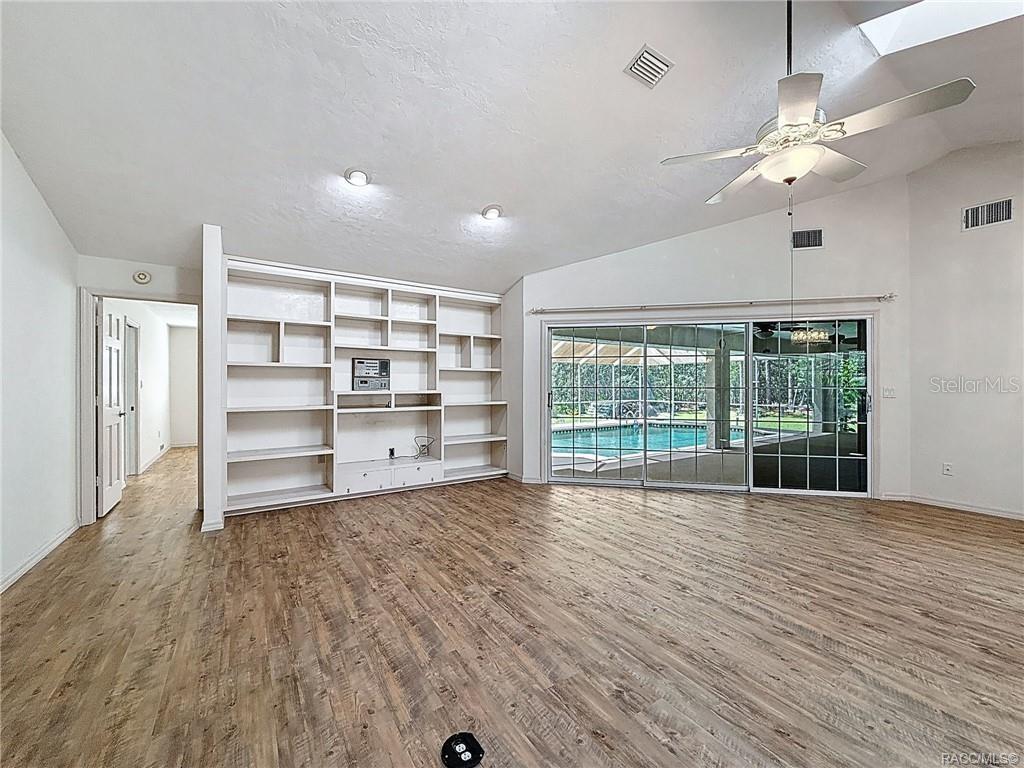 PINE RIDGE UNIT 01 - Residential