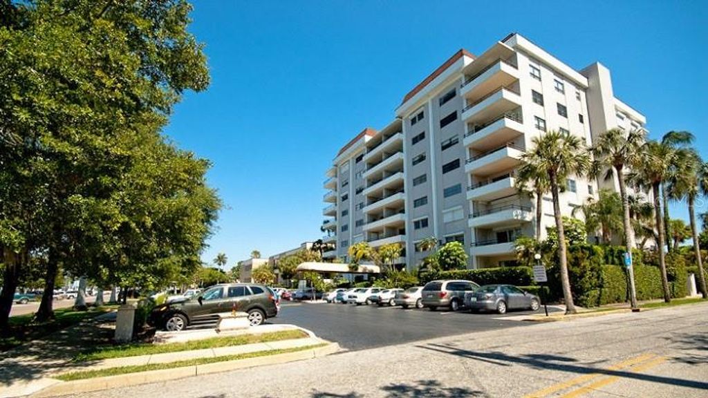 Photo of 1400 Barcarrota Boulevard #201, Bradenton, FL 34205 (MLS # A4689356)